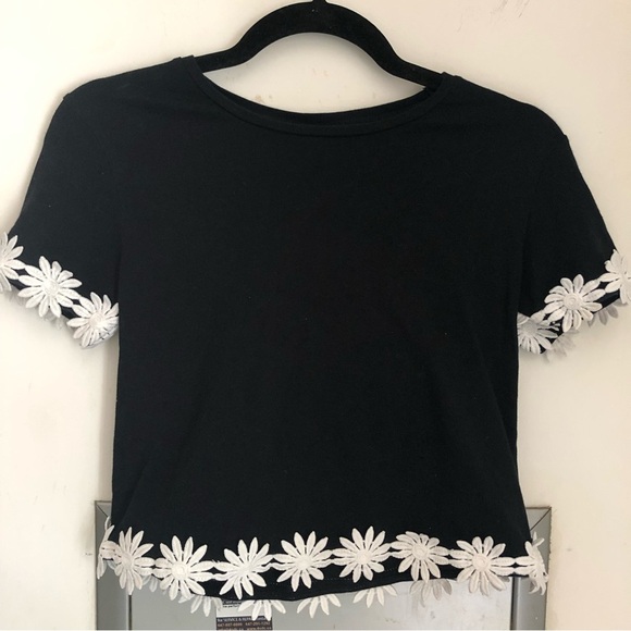 Topshop flower embroidered Black t-shirt - Picture 1 of 7